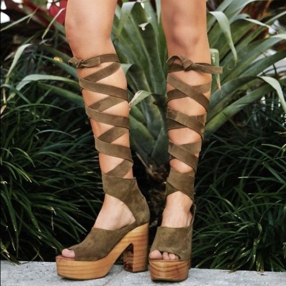 Free People Shoes - {38/7} HP🎉Free People Touch the Sky Olive Sandals